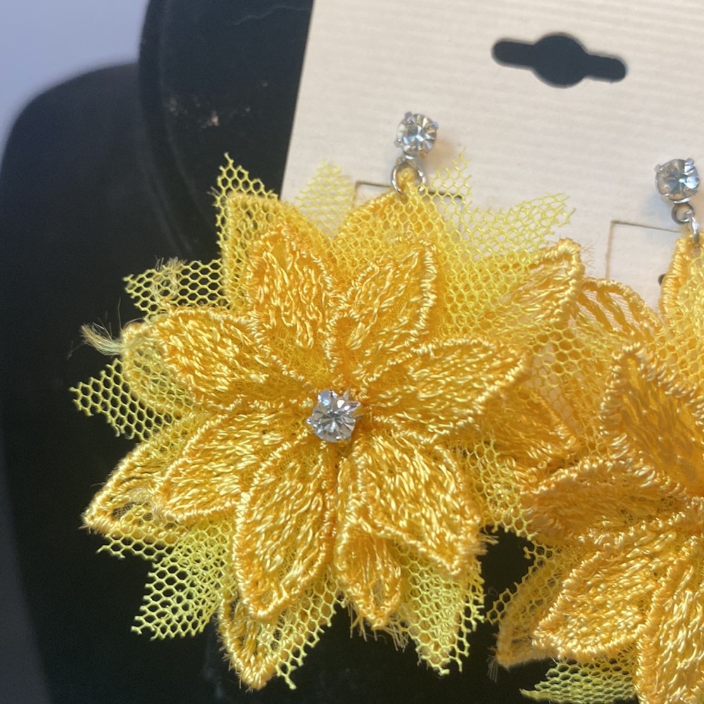 Yellow fabric flower and rhinestone dangle post pierced earrings Y2K Boho new - Picture 3 of 6